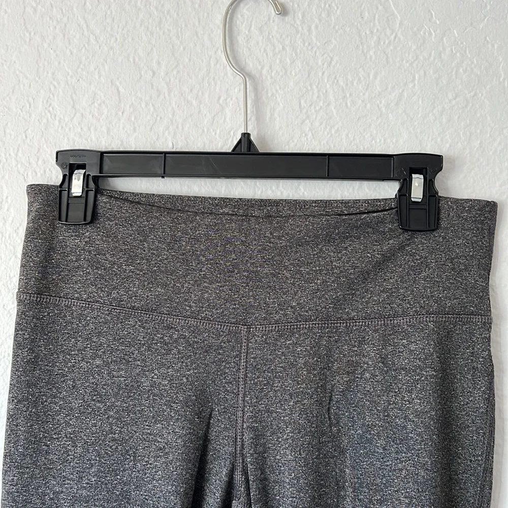 Gray quarter calve, athletic leggings - Picture 5 of 5